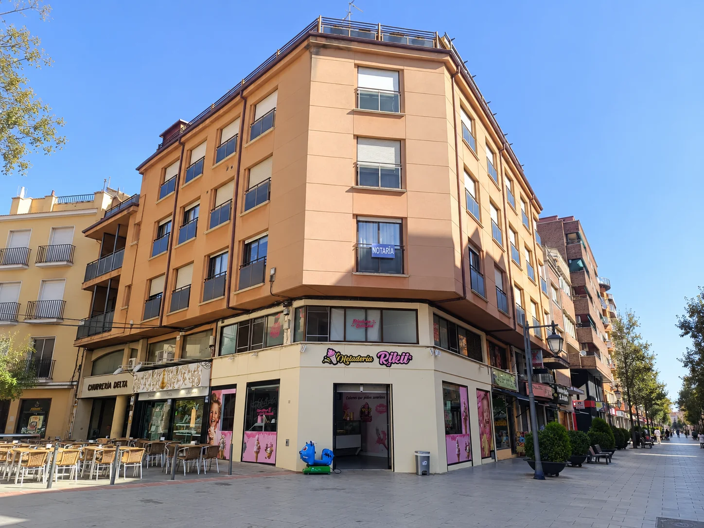 Fachada de la clínica Dental Carriches en Talavera de la Reina
