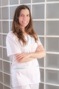 Dra. Elena Sánchez López Prótesis sobre implantes y estética