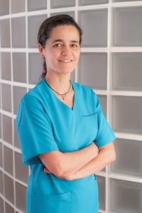 Dra. Carmen López Carriches Cirugía Bucal Implantología